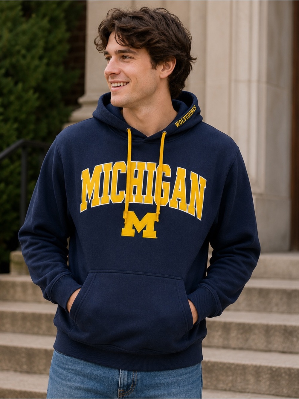 Michigan Wolverines Colosseum Embroidered Hoodie Men’s Small Navy NCAA